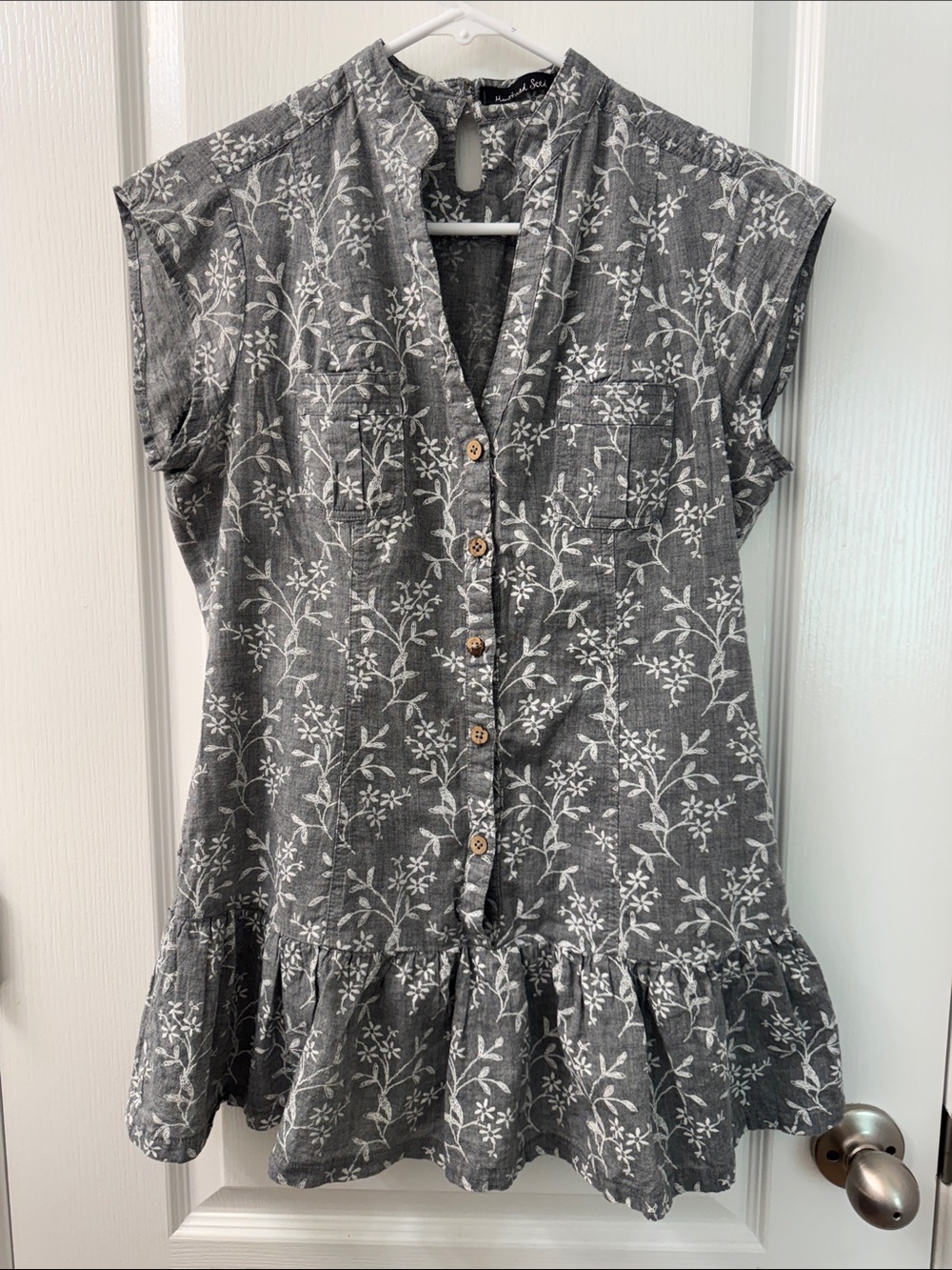 Mustard Seed Charcoal Gray Floral Button-Front Medium Tunic